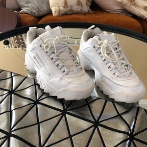 fila disruptor size 8